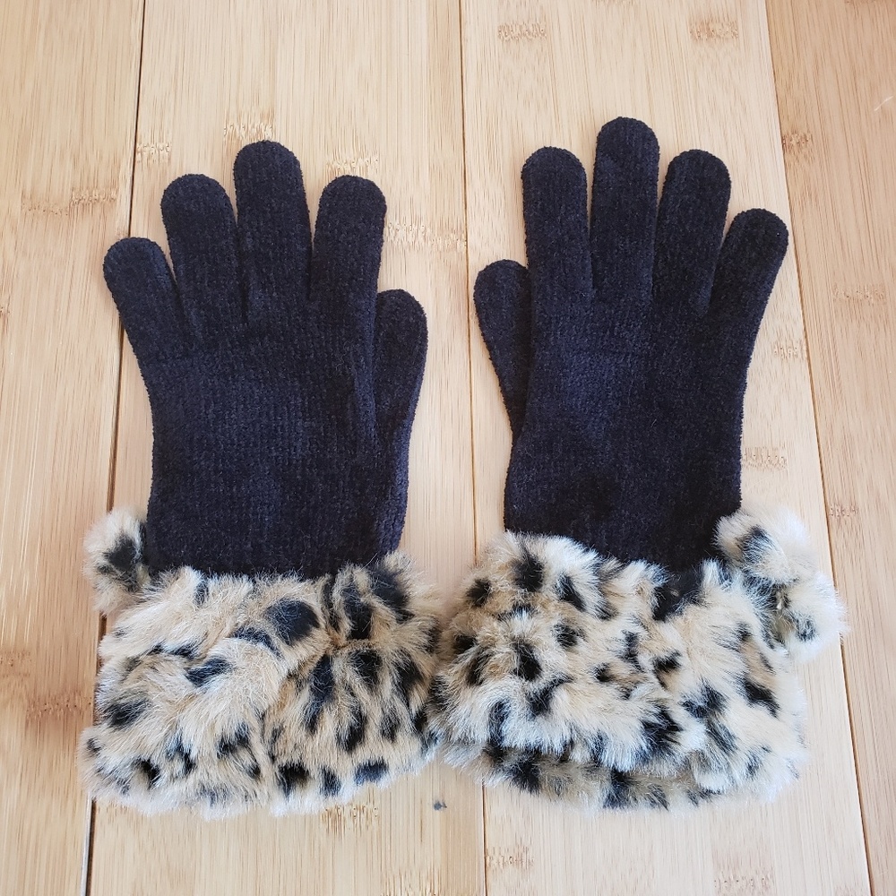 Black Leopard Print Gloves